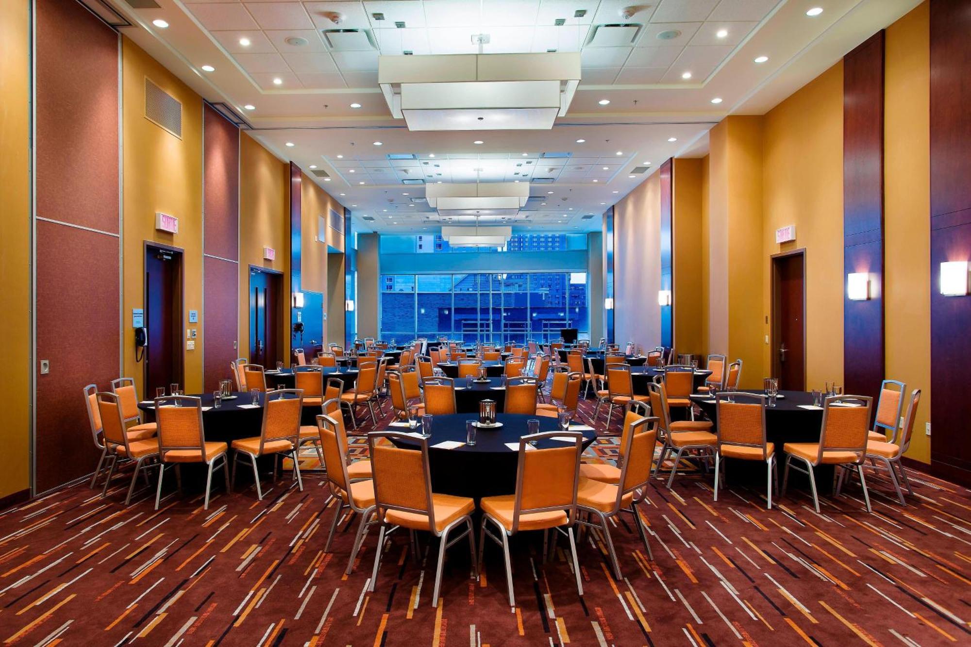 Courtyard Par Marriott Montreal Centre-Ville Екстер'єр фото
