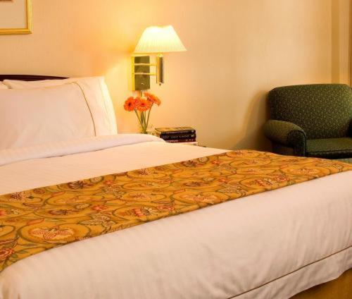 Courtyard Par Marriott Montreal Centre-Ville Номер фото