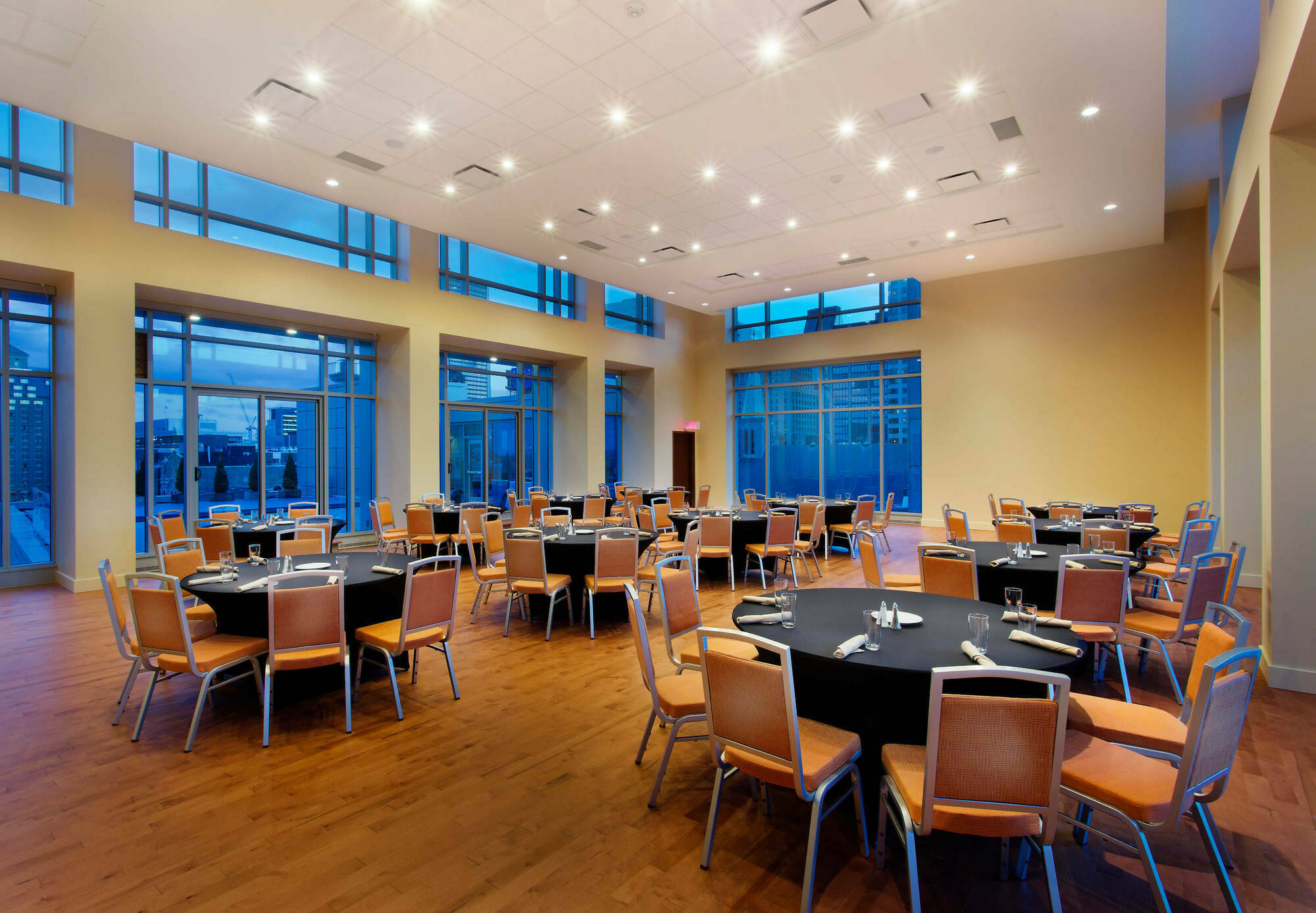 Courtyard Par Marriott Montreal Centre-Ville Екстер'єр фото